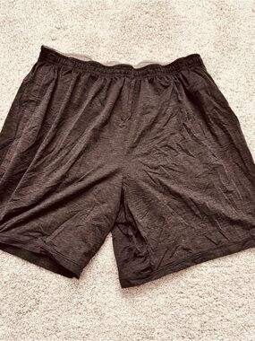 Tracksmith Men's 7 in session shorts